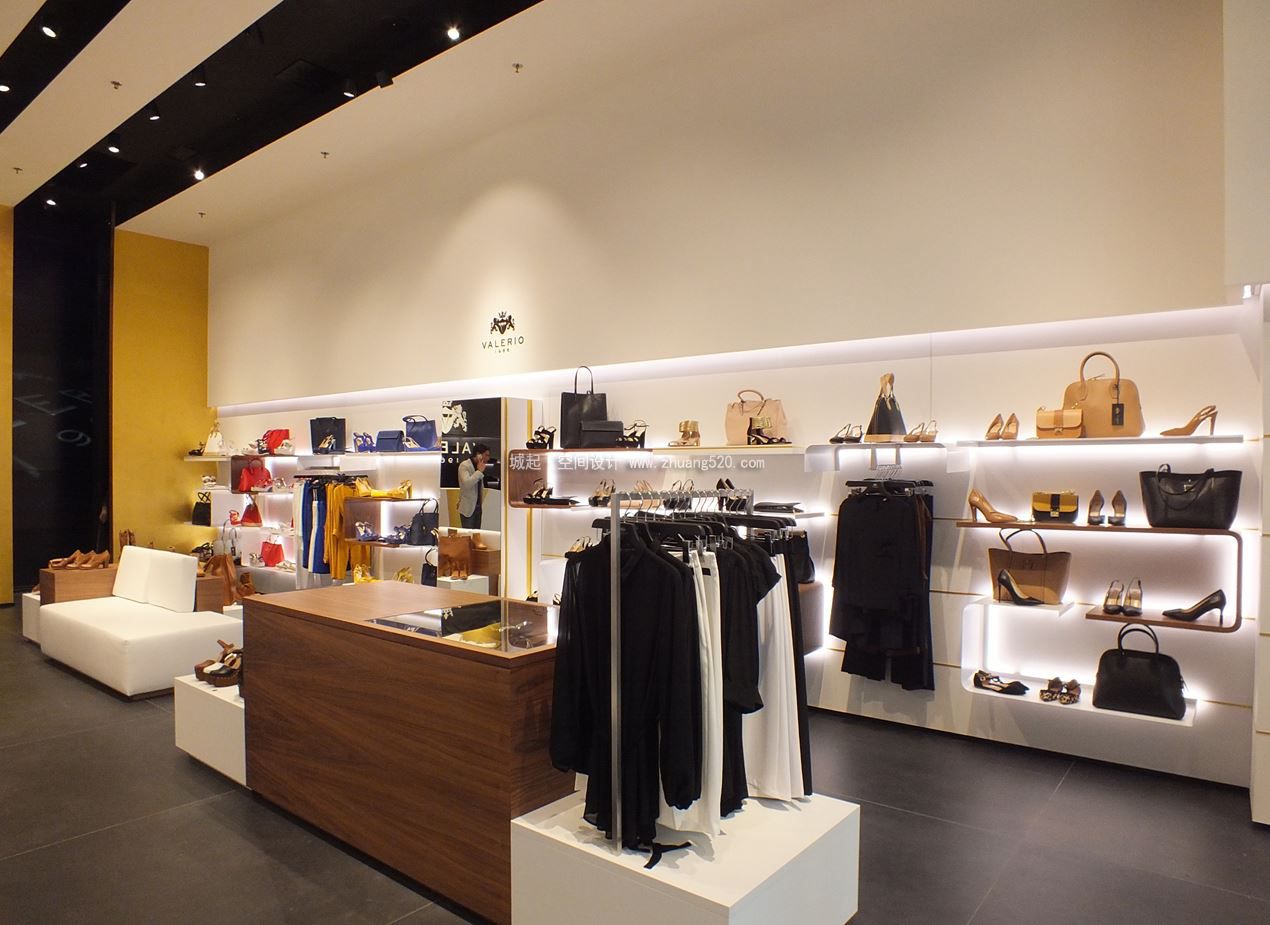 时尚新风尚 城起设计公司最新鞋帽店展柜装饰设计解析